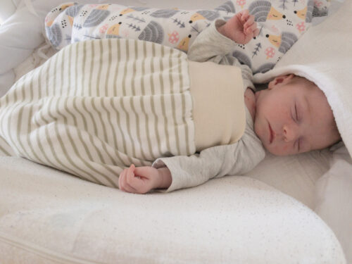 Śpiworki i otulacze dla niemowląt