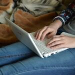 Jak używać bazy pod cienie?