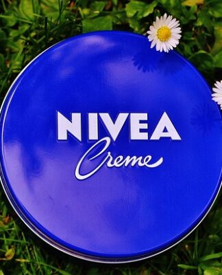 Czy kremem Nivea można smarować miejsca intymne po goleniu?