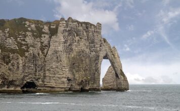 Czy Krzemień pasiasty to minerał?