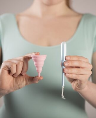 Jak głęboko wkłada się tampon?